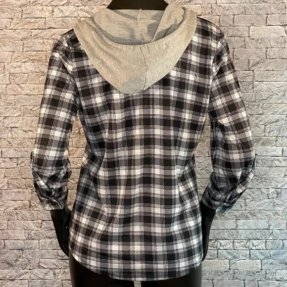 No Boundaries Light Weight Flannel Hoodie - Picture 2 of 6